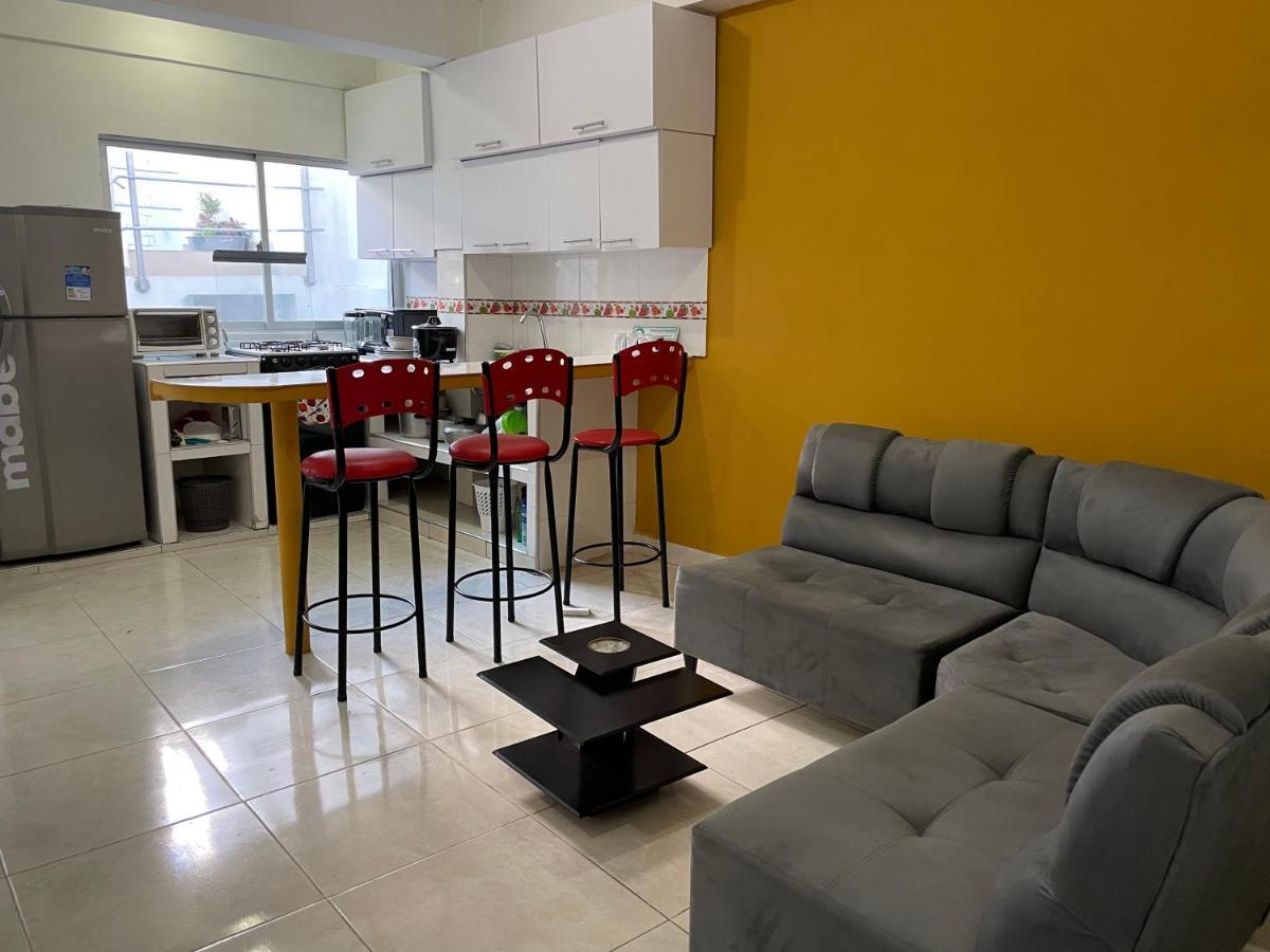 Apartamento Cerca A La Candelaria Y Hospitales Principales De Богота Екстериор снимка